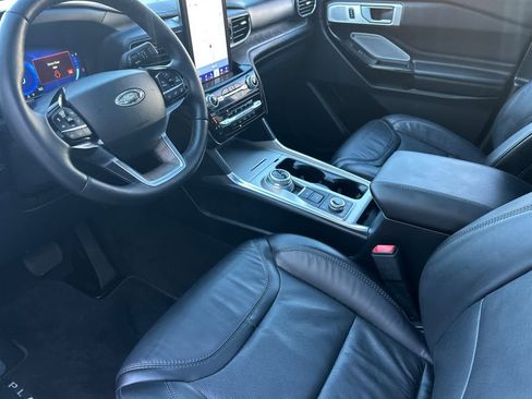 Certified 2023 Ford Explorer Platinum w/ Technology Package image 11