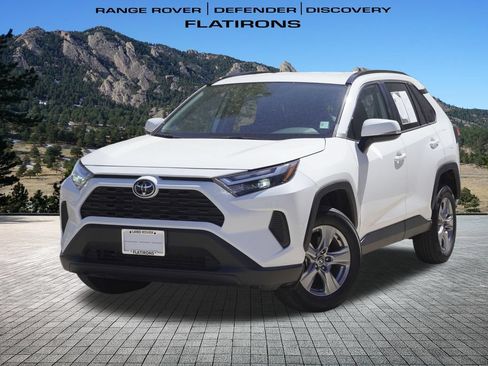 Used 2025 Toyota RAV4 XLE AWD/4WD image 1