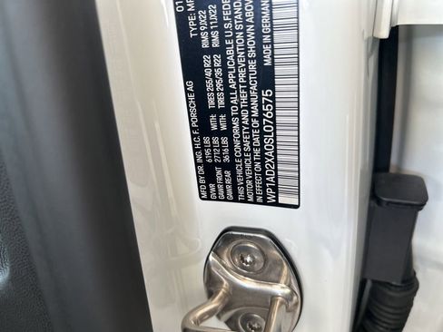 Used 2025 Porsche Macan Electric image 43