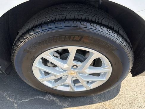 Certified 2024 Chevrolet Equinox LS FWD image 23