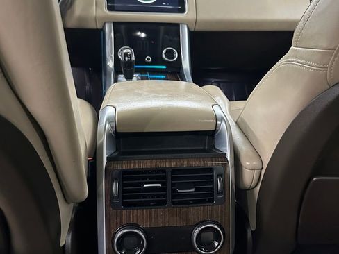 Used 2018 Land Rover Range Rover Sport HSE image 25