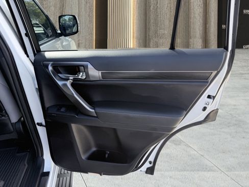 Used 2023 Lexus GX 460 Premium image 49