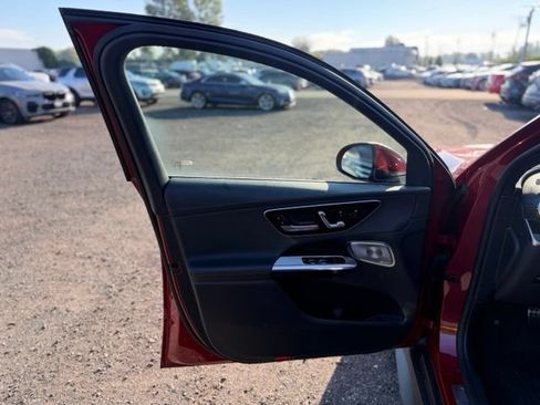 Used 2025 Mercedes-Benz GLC 300 4MATIC image 15