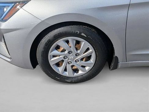 Used 2020 Hyundai Elantra SE image 20
