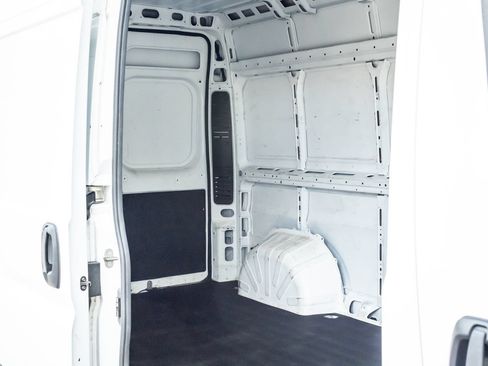 Used 2023 RAM ProMaster 2500 FWD image 17