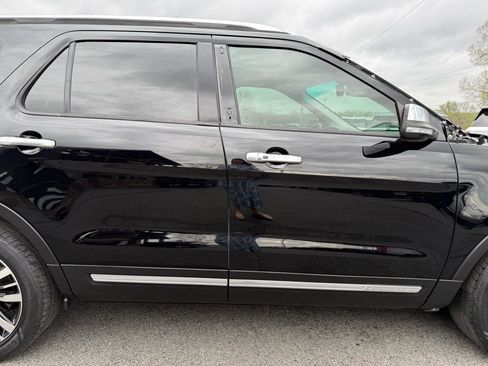 Used 2016 Ford Explorer Platinum AWD/4WD image 39