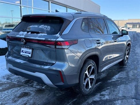 New 2026 Volkswagen Tiguan SE image 3