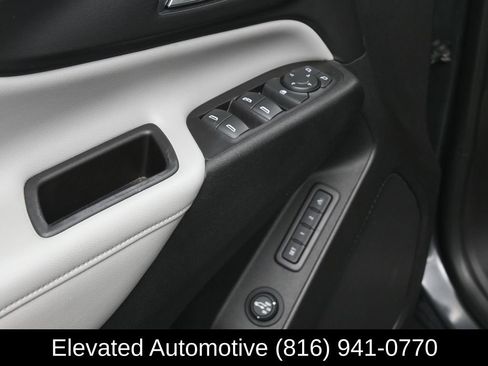 Used 2018 Chevrolet Equinox Premier image 16