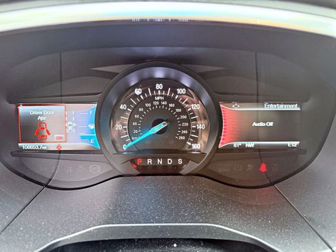 Used 2018 Ford Edge Titanium w/ Equipment Group 301A AWD/4WD image 15