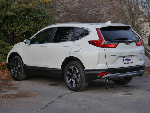 Used 2018 Honda CR-V Touring image 19
