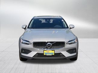 Used 2025 Volvo V60 B5 Cross Country Plus AWD/4WD video 2