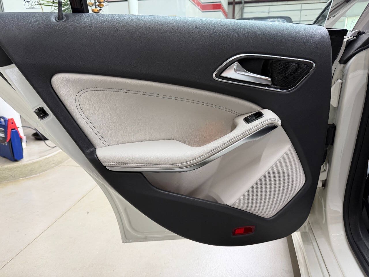 Used 2014 Mercedes-Benz CLA 250 image 12
