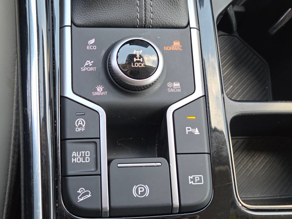Used 2025 Kia Sorento SX AWD/4WD image 12