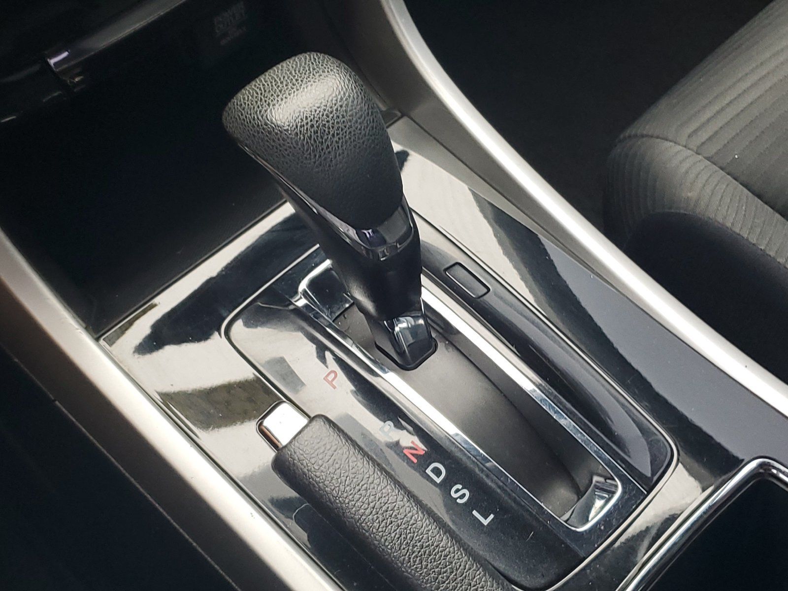 Used 2017 Honda Accord LX image 30