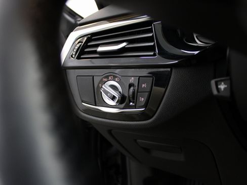 Used 2019 BMW 530i w/ Convenience Package image 34