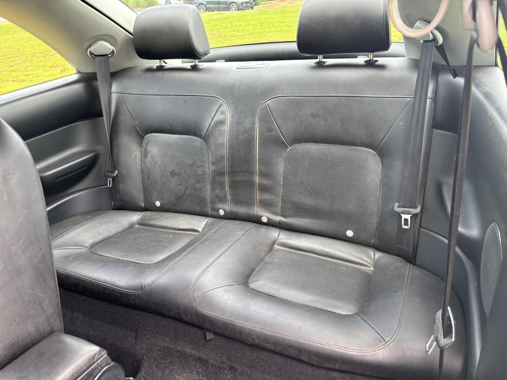 Used 2010 Volkswagen Beetle Coupe FWD image 12