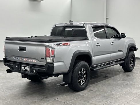 Used 2020 Toyota Tacoma TRD Off-Road image 2
