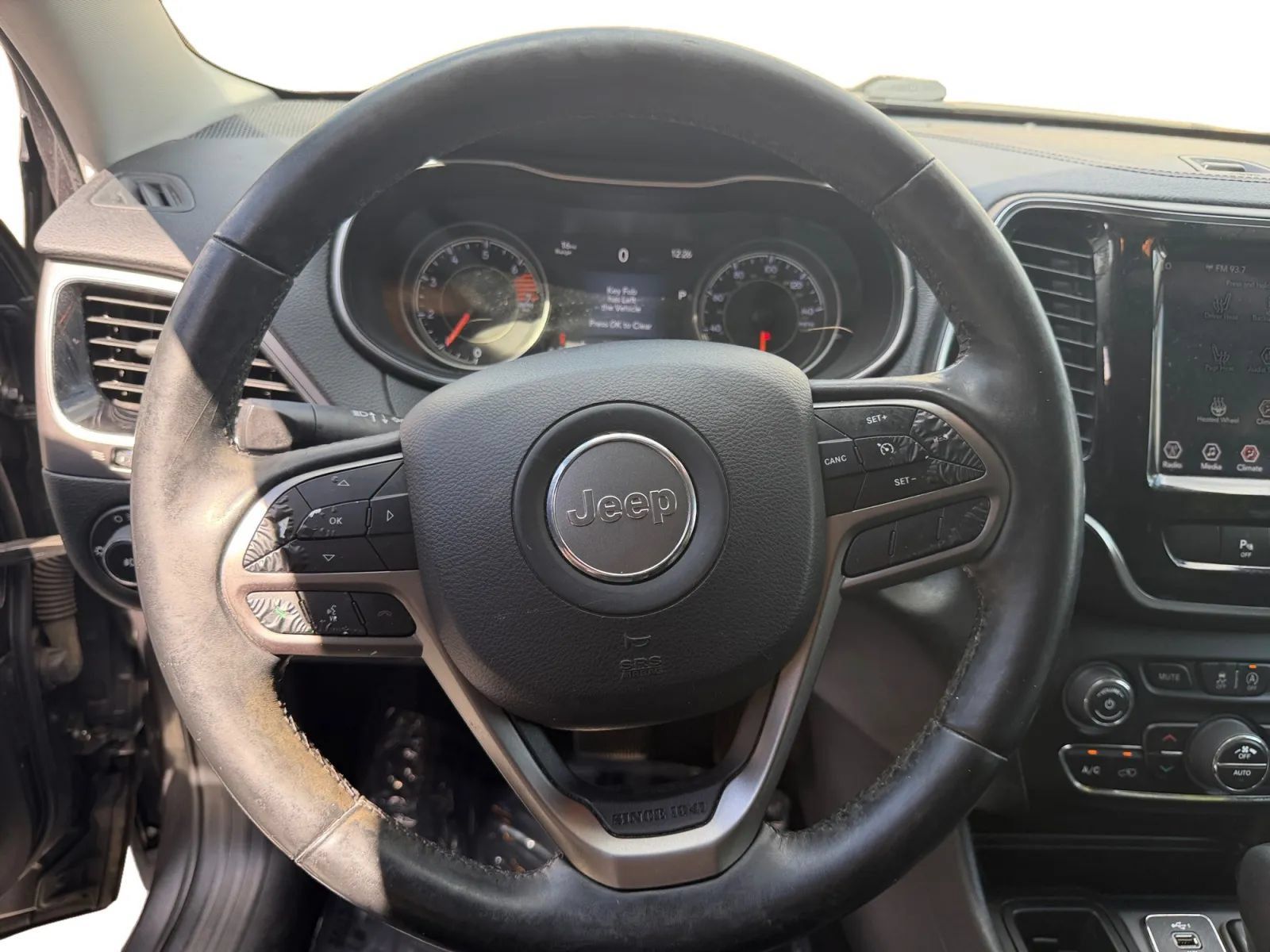 Used 2019 Jeep Cherokee Limited FWD image 11