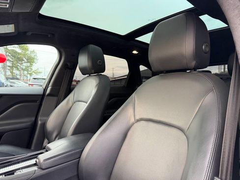 Used 2020 Jaguar F-PACE Premium image 10