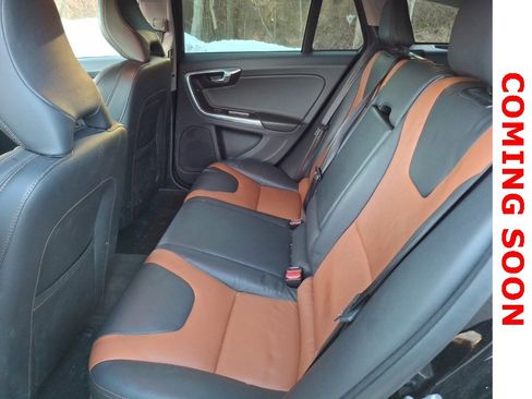 Used 2016 Volvo V60 T5 Cross Country w/ Protection Package image 7