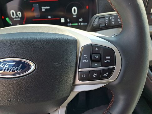 Certified 2025 Ford Explorer Active AWD/4WD image 23