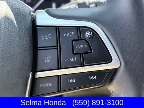 Used 2022 Toyota Highlander XSE AWD/4WD image 17