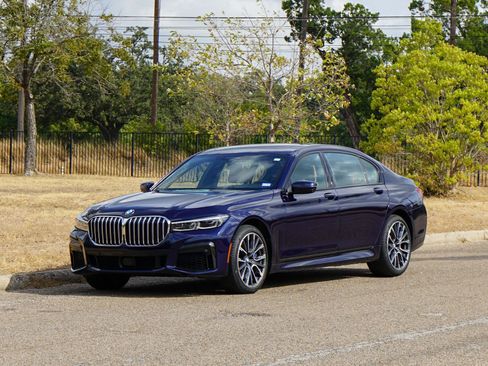 Used 2020 BMW 750i xDrive AWD/4WD image 18