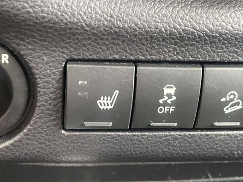Used 2017 Jeep Wrangler Unlimited Sahara AWD/4WD image 18