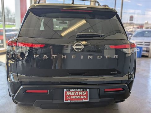 New 2026 Nissan Pathfinder SV image 6