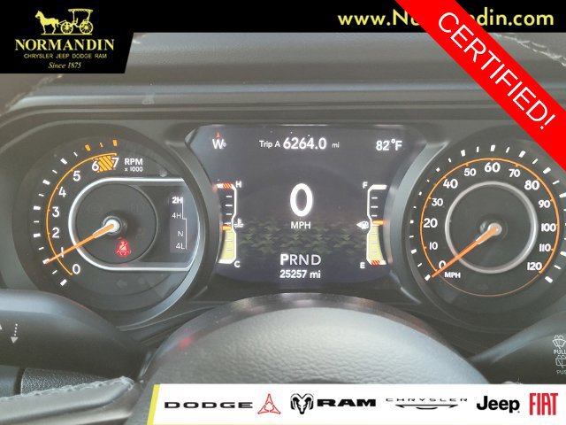 Certified 2025 Jeep Wrangler Unlimited Rubicon w/ Convenience Group AWD/4WD image 8