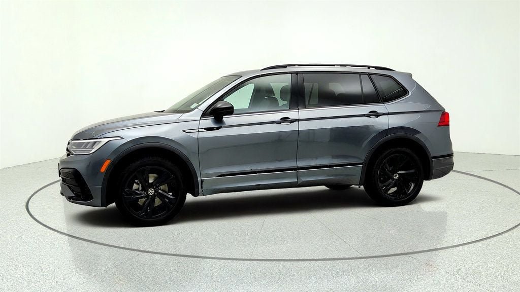 Used 2023 Volkswagen Tiguan SE R-Line FWD image 8