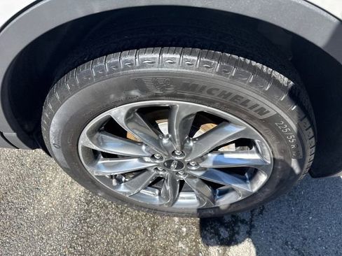 Used 2022 Lincoln Corsair AWD w/ Premium Package image 14