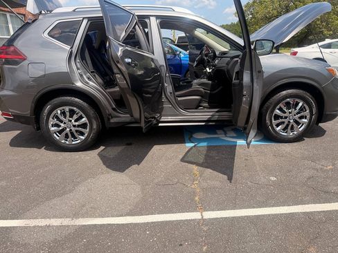 Used 2019 Nissan Rogue S w/ Special Edition Package FWD image 21
