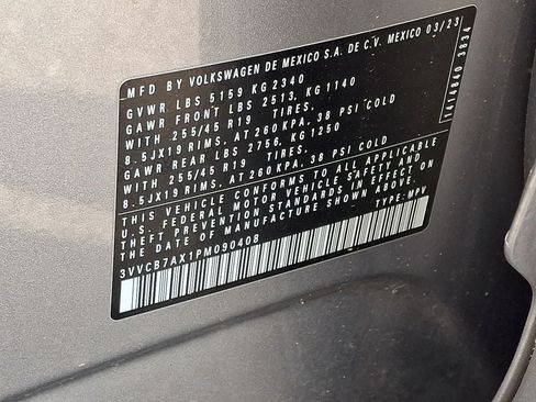 Certified 2023 Volkswagen Tiguan SE R-Line FWD image 28