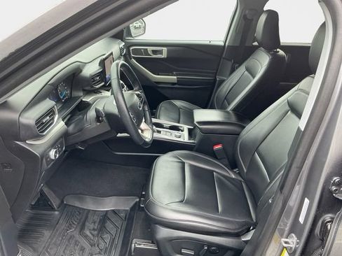 Used 2022 Ford Explorer XLT w/ Equipment Group 202A AWD/4WD image 10