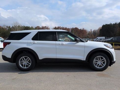 New 2026 Ford Explorer Active image 3