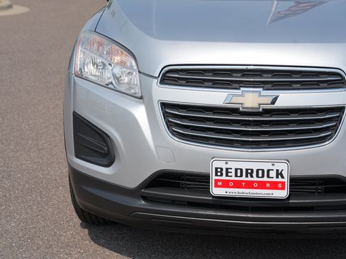 Used 2016 Chevrolet Trax LS AWD/4WD image 9