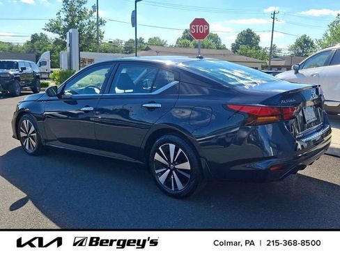 Used 2022 Nissan Altima 2.5 SV FWD image 8