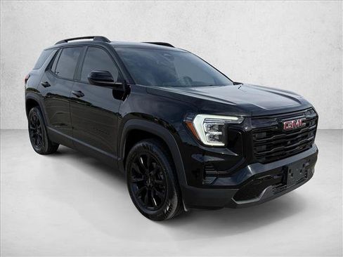Used 2025 GMC Terrain Elevation w/ Elevation Premium Package AWD/4WD image 3