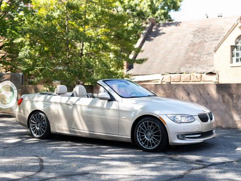 Used 2013 BMW 328i Convertible RWD image 5