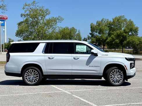 New 2026 Chevrolet Suburban High Country RWD image 23