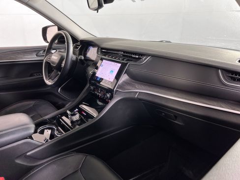 Used 2022 Jeep Grand Cherokee Limited image 28