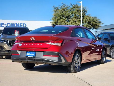 Certified 2024 Hyundai Elantra SEL image 3
