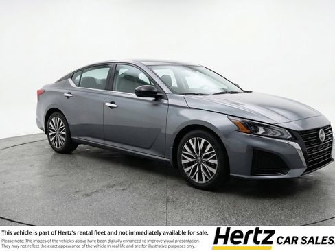 Used 2025 Nissan Altima 2.5 SV FWD image 1