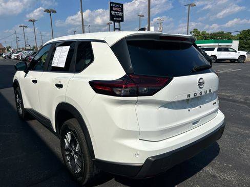 Used 2025 Nissan Rogue S AWD/4WD image 2
