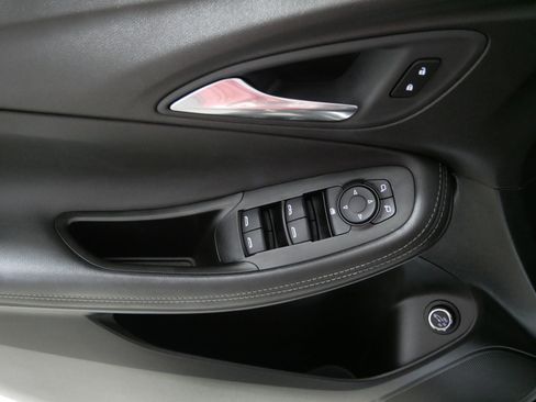 Used 2024 Buick Encore GX Sport Touring AWD/4WD image 19