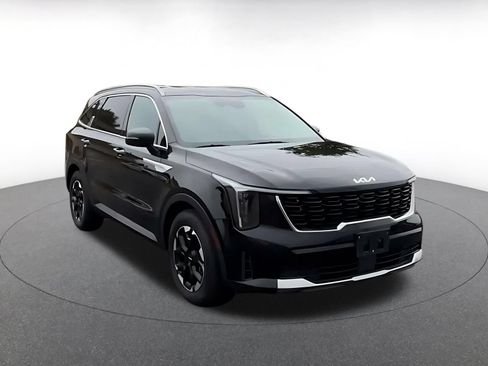 Used 2024 Kia Sorento S FWD image 3