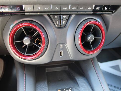 Used 2025 Chevrolet Blazer RS FWD image 29
