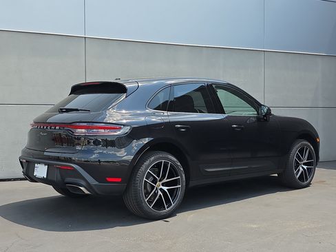 Used 2025 Porsche Macan AWD/4WD image 7