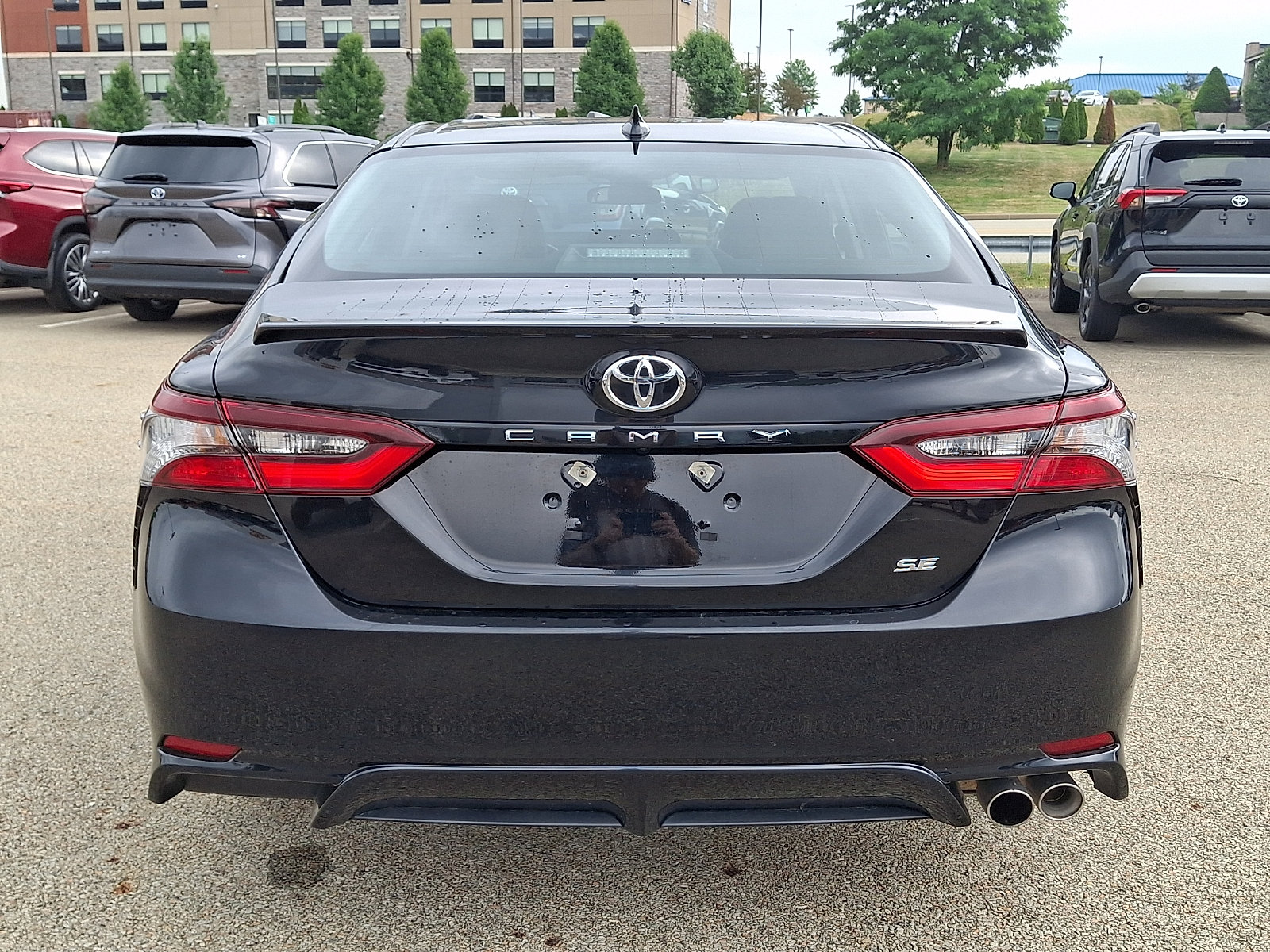 Used 2024 Toyota Camry SE FWD image 5